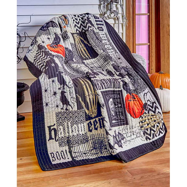 The Lakeside Collection Nevermore Halloween Quilt Set with Pillow Shams Twin 